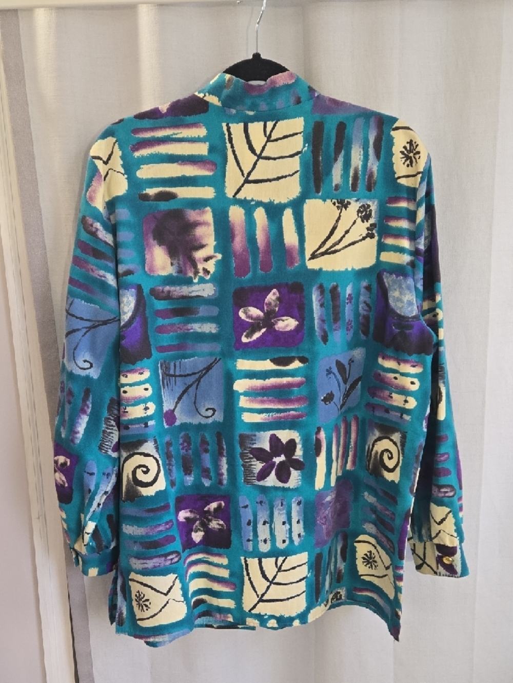 Blair ( Vintage )  In EUC    Teal, Purple & Cream Patterned Button-Front Blouse - Picture 7 of 9